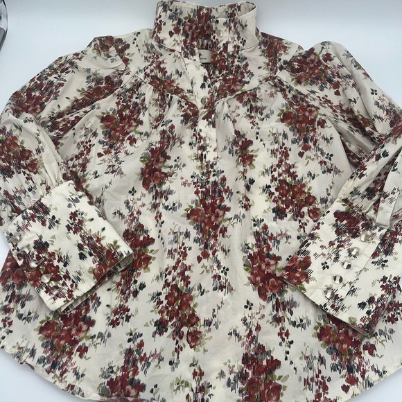 Tuckernuck Women's top w/glass buttons Cerise Falling Flowers Bouquet Corrigan M - Picture 3 of 9